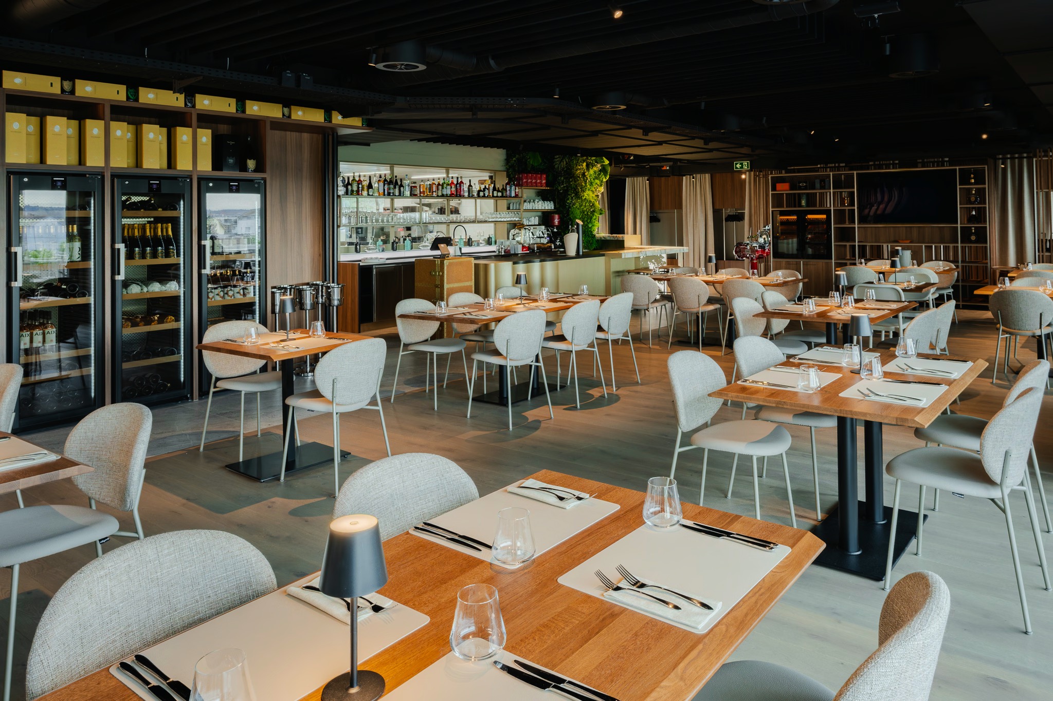 Gastraum des Bistros